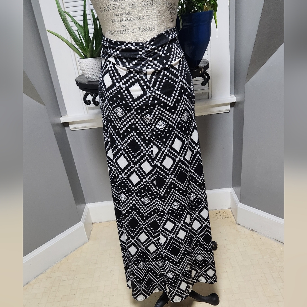 Long Maxi Skirt - Size  Medium